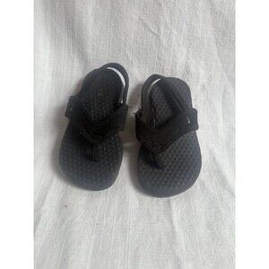 Nike little kid size 7c black flips flop sandals